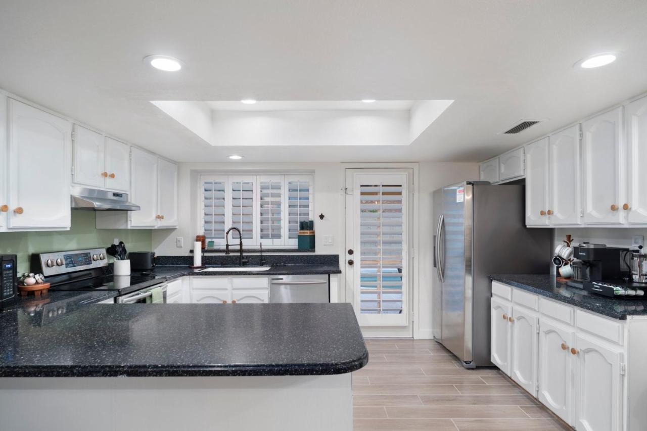 Large Pool With Diving Board, Remodeled 3Bdrm, Near State Farm Stdm And More! Peoria Bagian luar foto