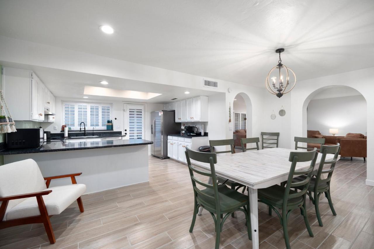 Large Pool With Diving Board, Remodeled 3Bdrm, Near State Farm Stdm And More! Peoria Bagian luar foto