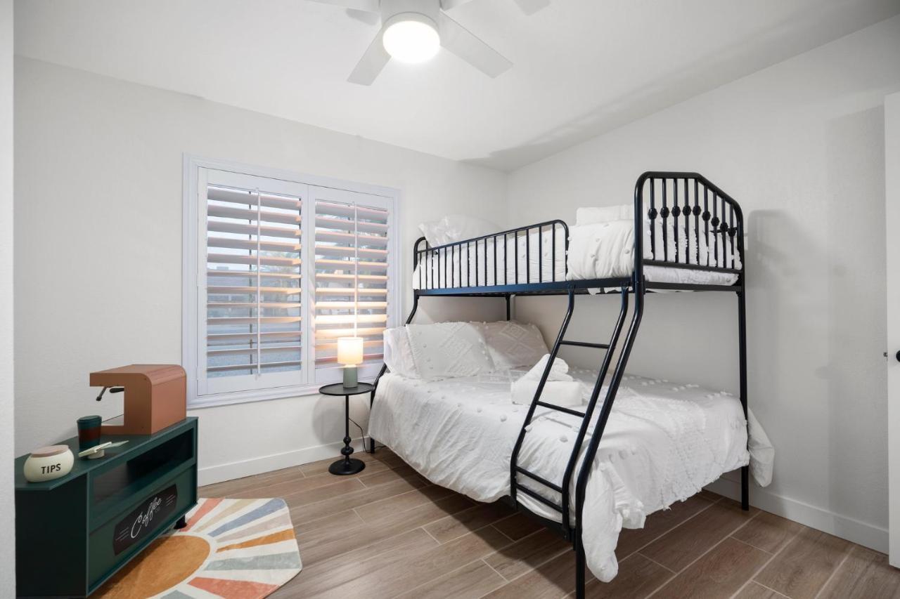 Large Pool With Diving Board, Remodeled 3Bdrm, Near State Farm Stdm And More! Peoria Bagian luar foto