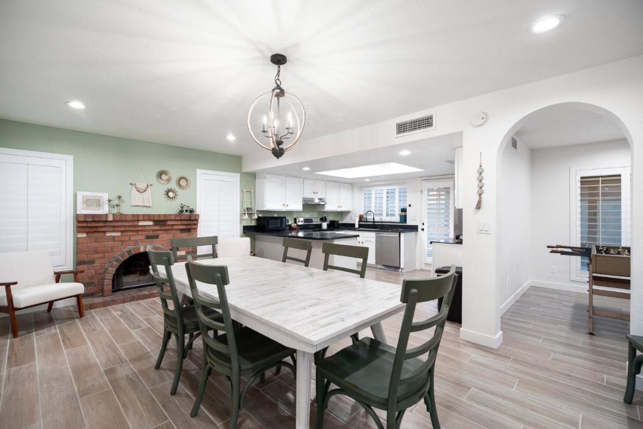 Large Pool With Diving Board, Remodeled 3Bdrm, Near State Farm Stdm And More! Peoria Bagian luar foto