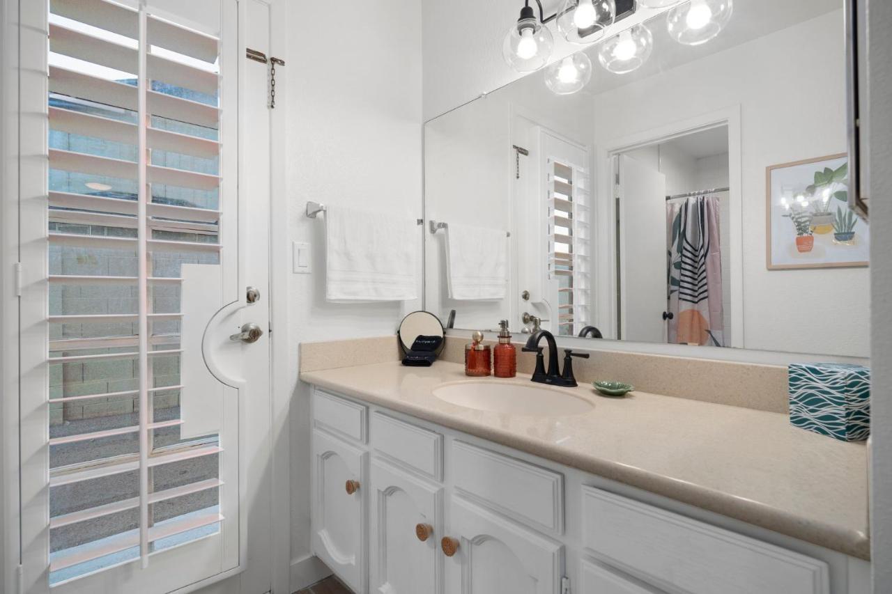 Large Pool With Diving Board, Remodeled 3Bdrm, Near State Farm Stdm And More! Peoria Bagian luar foto